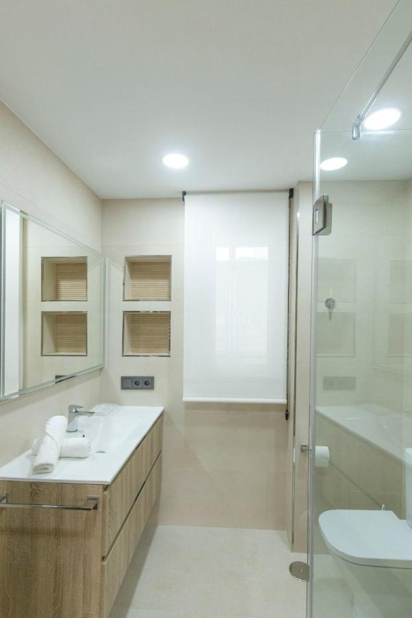 El Piso De Pilar Apartment Llanes Bagian luar foto